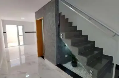 Sobrado novo – 108 m², 3 dorms (1 suíte com sacada), 2 vagas frontais e quintal – vila ré