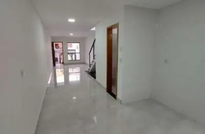 Sobrado Frontal com 3 Dormitórios, Suíte, Área Gourmet e 4 Vagas – Vila Granada