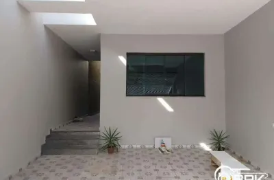 Sobrado com 3 Dormitórios, Suíte Ampla com Sacada e 2 Vagas – Jardim Têxtil