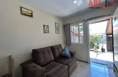 Casa com 2 quartos à venda na Rua Oliveira Vieira Aguiar, Jardim Betânia, Cachoeirinha
