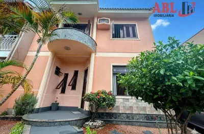 Casa Sobrado 03 dormitórios 03 vagas à venda no bairro Igara - Canoas/RS