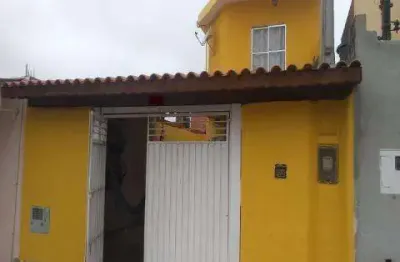 Venda de sobrado no novo horizonte, em mogi das cruzes/sp, 89m² com 2 quartos, sala, cozinha, quintal espaçoso e garagem coberta. consulte-nos.