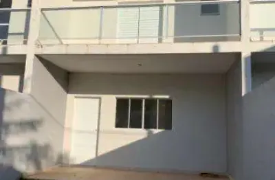 Venda de sobrado na estância paraíso, em itaquaquecetuba/sp, 80m² com 02 quartos, sacada, quintal aconchegante e garagem para 1 auto. consulte-nos.