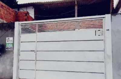 Venda casa localizada no bairro barreto/arujá com 2 dormitórios, sala, cozinha,1 banheiro, quintal na frente e lateral. consulte-nos.