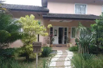 Venda de sobrado no condomínio arujazinho i, ii e iii, em arujá/sp, 440m² c/ 4 suítes, salão de festas, varanda, churrasqueira e 4 vagas. consulte-nos