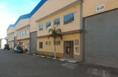 Locação de galpão comercial de 820m², oportunidade com área fabril 640m², escritório 180m², pé direito 8m, banheiros e vestiários. consulte-nos.