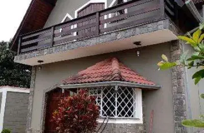 Venda de casa no nova arujá, em arujá/sp, 226m², 3 suítes amplas,  3 salas , lavabo, cozinha ampla, lavanderia, edícula c/ wc, 3 vagas. consulte-nos.