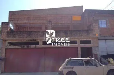 Venda casa no bairro do jardim real distribuídos em 3 dormitórios, sala para 2 ambientes, banheiro, cozinha, lavanderia, 4 vagas coberta. salão de fes