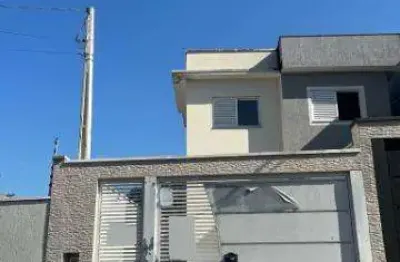 Venda de sobrado no jordanópolis, em arujá/sp, 150m² com 2 suítes, sala de estar, quintal, edícula com banheiro e garagem para 2 autos. consulte-nos.