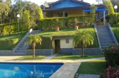Venda e locação de chácara mobiliada na estrada são domingos, em st. isabel/sp, terreno 7mil m², cômodos amplos, 5 quartos e piscina. consulte-nos.