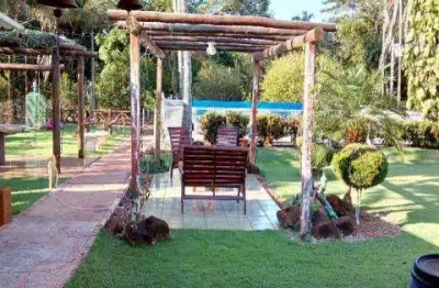 Venda de chácara em indiaporã/sp, ótima oportunidade com a/t de 6.050m², casa principal com 04 dorm. e casa secundária aconchegante! consulte-nos.