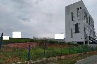Venda de área no jardim rincão, em arujá/sp, com frente para dutra sp/rj, área de 3.195m², topografia em leve aclive e zoneamento z1. consulte-nos.