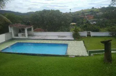 Venda de chácara no itapeti, em santa isabel/sp, 3.000m² com quarto, suíte, hidro, piscina, churrasqueira, forno a lenha, pomar e 8 vagas consulte-nos