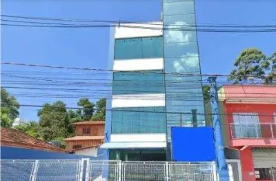 Locação de salão comercial no centro de arujá/sp, oportunidade de negócio de 223m² com 02 toaletes, sem estacionamento. consulte-nos.