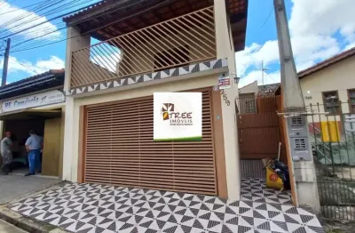 Venda e locação de sobrado no nova arujá, em arujá/sp, 180m² com 2 quartos, sala com varanda, quintal com edícula e garagem coberta. consulte-nos.