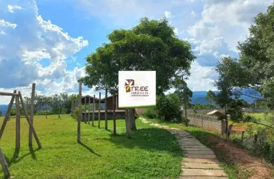 Venda de chácara no canjicas, em arujá/sp, 11.000m² com 3 quartos, sala com lareira, 4 piscinas, forno a lenha e campinho de futebol. consulte-nos.