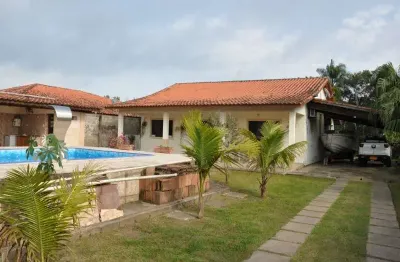 Casa ampla e confortável, com piscina, no bairro nova cananéia - cananéia - litoral sul de sp