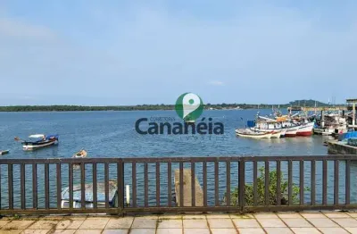 Excelente casa para venda no centro histórico - cananéia/sp