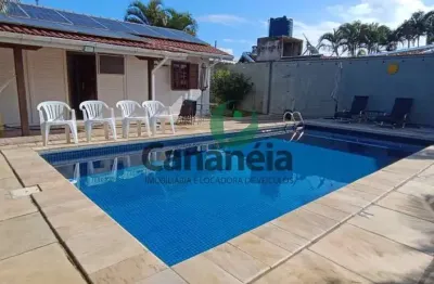 Excelente casa para venda no bairro vila cabana - 3 dormitórios - piscina - energia solar - em cananéia/sp