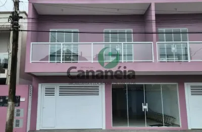 Casa nova para locação fixa anual  com 3 dormitórios (1 suíte) no centro de cananéia sp