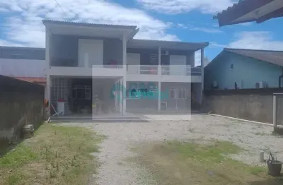Casa a venda  com vista para a pedra branca – 4 dormitórios  e 180m²