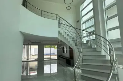 Casa em condomínio em balneário camboriú, 5 suites terreno de 500m² e área construída de 400,48m², , closet, hidromassagem, 03 vagas, terraço gourmet