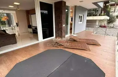 Belíssima casa locação anual em condomínio fechado balneário camboriú
