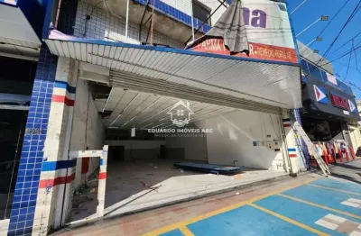 Salão comercial para locação na rua carijós. 260m², 4 banheiros, mezanino e pé direito alto.