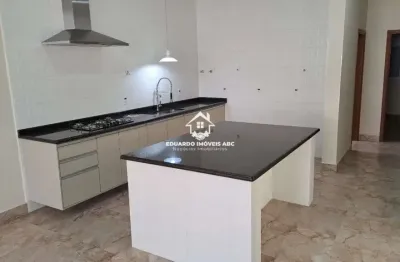 Casa padrão6 para venda, 2 dorm(s), 1 suite(s), 5 vaga(s), 166 m²
