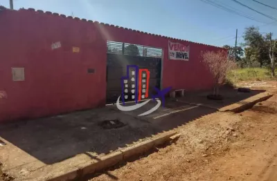 Casa para vender com 02 quartos no bairro duque de caxias em mateus leme