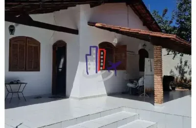 Casa para vender com 03 quartos 01 suíte no bairro quintas do sumidoro em pedro leopoldo