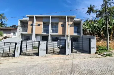 Casa à venda na rua guararapes, 697, floresta, joinville, 104 m2 por r$ 499.000
