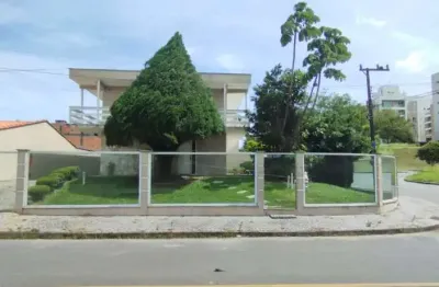 Casa com 4 quartos à venda na rua colômbia, 301, floresta, joinville, 214 m2 por r$ 1.200.000