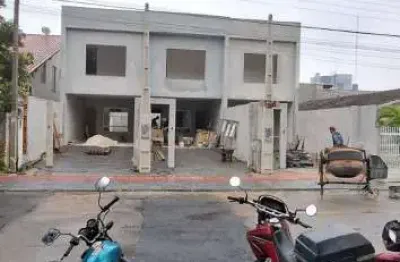 Casa com 3 quartos à venda na rua porto alegre, 126, guanabara, joinville, 135 m2 por r$ 619.000