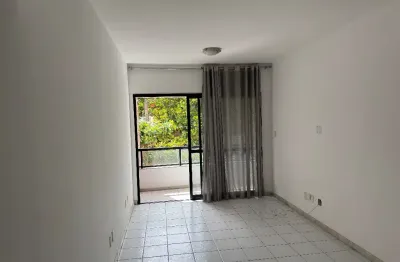 1/4 com varanda, cozinha  e área de serviço 58m²/ ondina