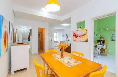 Casa com 3 quartos à venda na avenida lavras, 609, petrópolis, porto alegre por r$ 999.000