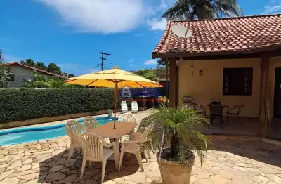 Casa em condomínio fechado com 3 quartos à venda na estrada do camburi, itapeba, maricá, 250 m2 por r$ 499.000