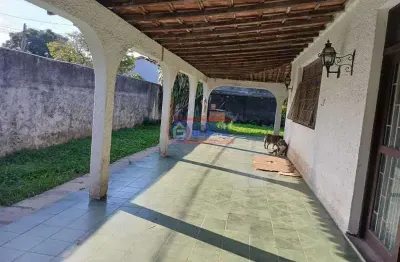 Casa com 3 quartos à venda na rua aloísio costa e silva, centro, maricá, 246 m2 por r$ 1.600.000