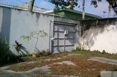 Casa térrea a.t. 10 x 25 com edícula no jardim consórcio.