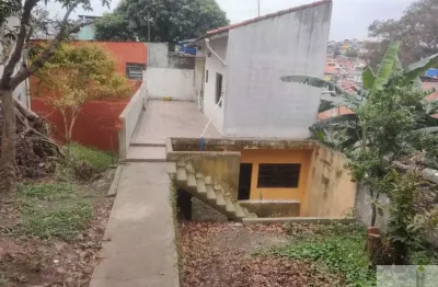 Casa térrea 2 dormitórios na rua zike tuma (jardim ubirajara)