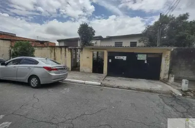 Capão redondo 4 casas no terreno a 200 metros próxima estação renda de 3.600,00