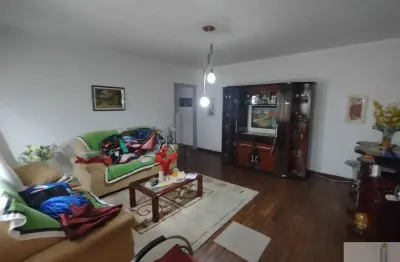 Casa com 2 quartos para alugar no Jardim Ernestina, São Paulo 