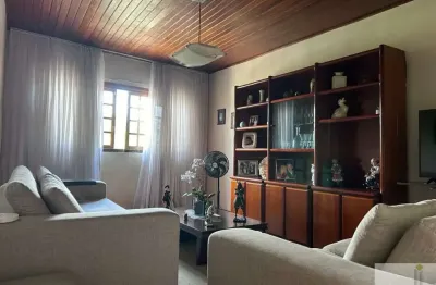 Casa assobrada nas chácara inglesa entre as estações sta cruz e pça da arvore