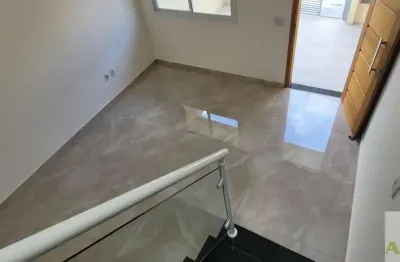 Sobrado novo com 80m²  2 dormitórios e 2 vagas de garagem
