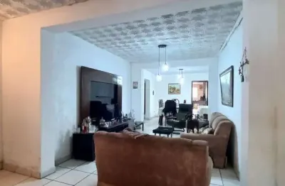 Casa térrea com terreno de 340 m² com 2 frentes (vila emir)