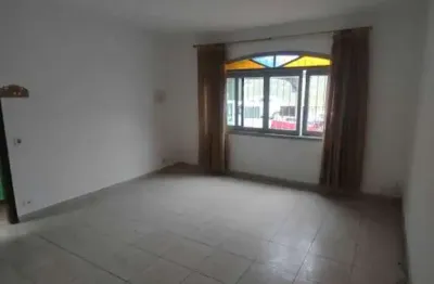 Campo grande ótimo sobrado excelente localização com 150m² constrídos