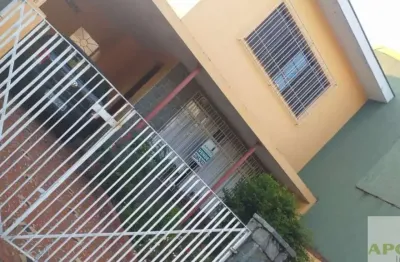 Campo grande, sobrado 3 dormitórios, 2 banheiros, 2 vagas