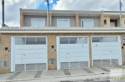 Sobrado de fino acabamento de 3 dormitórios 2 vagas