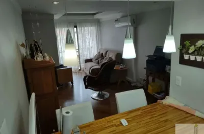 Apartamento 2 dormitórios região saúde totalmente reformado