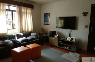 Sobrado com 3 dormitórios com ar condicionado  + edícula com 1 suíte com 171m²